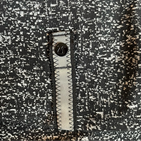 Lululemon vinyasa wrap scarf shawl 7502 - Picture 4 of 5